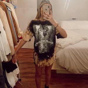 Urban Outfitters Tops - Bleached Vintage Wolf Graphic Tee Urban Outfitters Tops - Bleached Vintage Wolf Graphic Tee